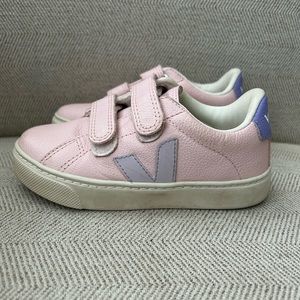 Girls Veja Pink Esplar, EU size 28 US size 11.